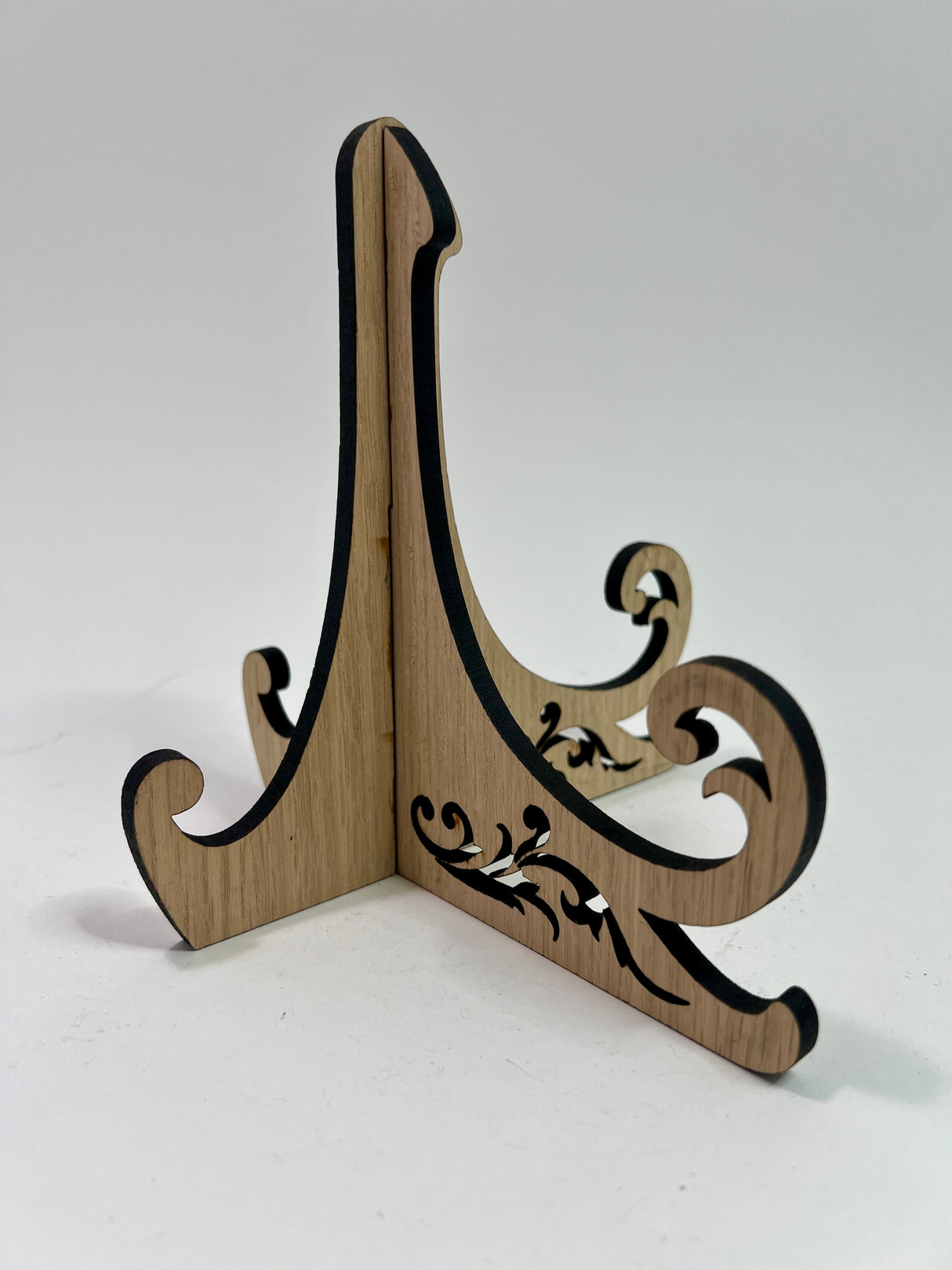 Tablet Stand "Ornate Tail Edition"