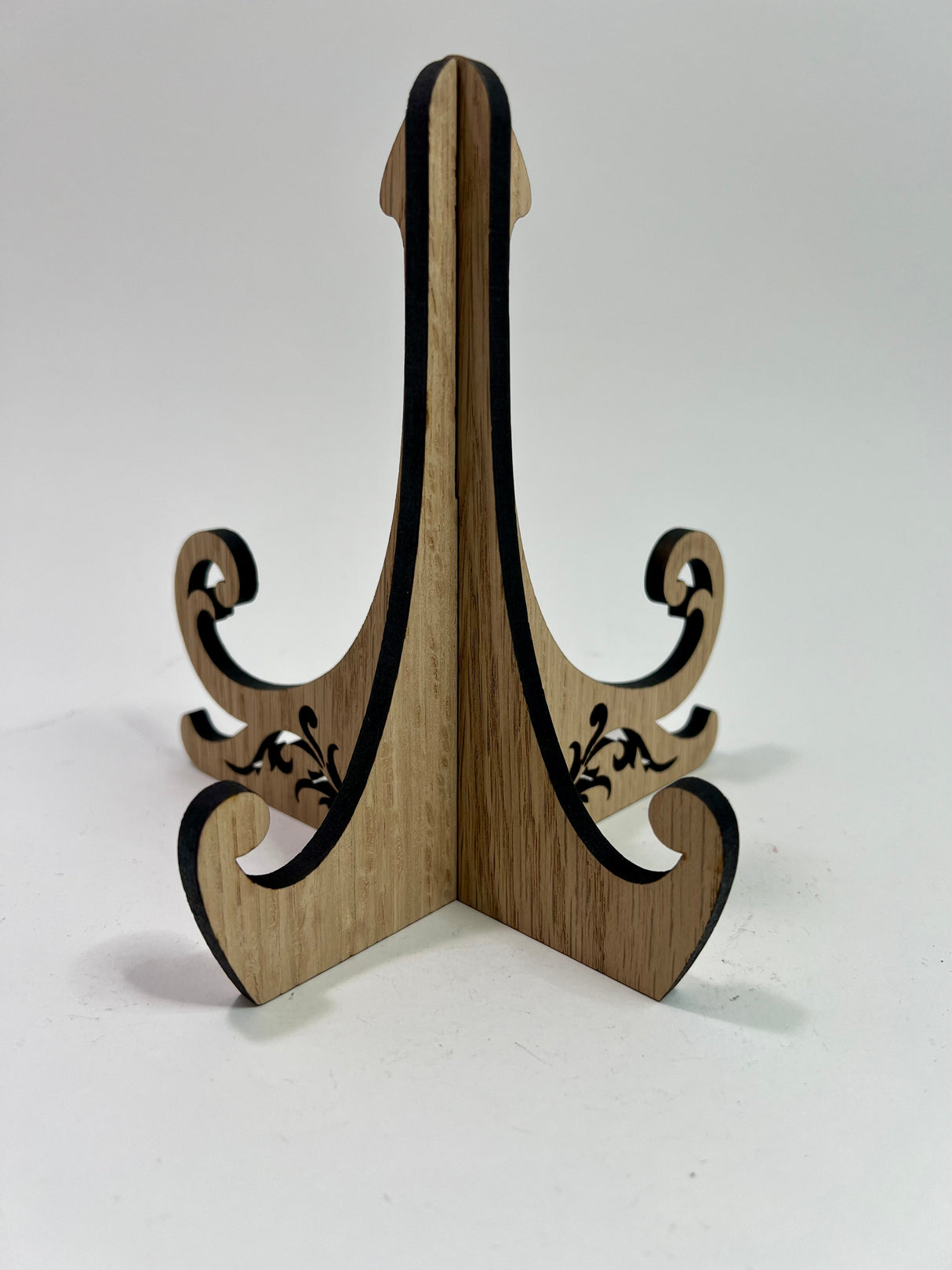 Tablet Stand "Ornate Tail Edition"