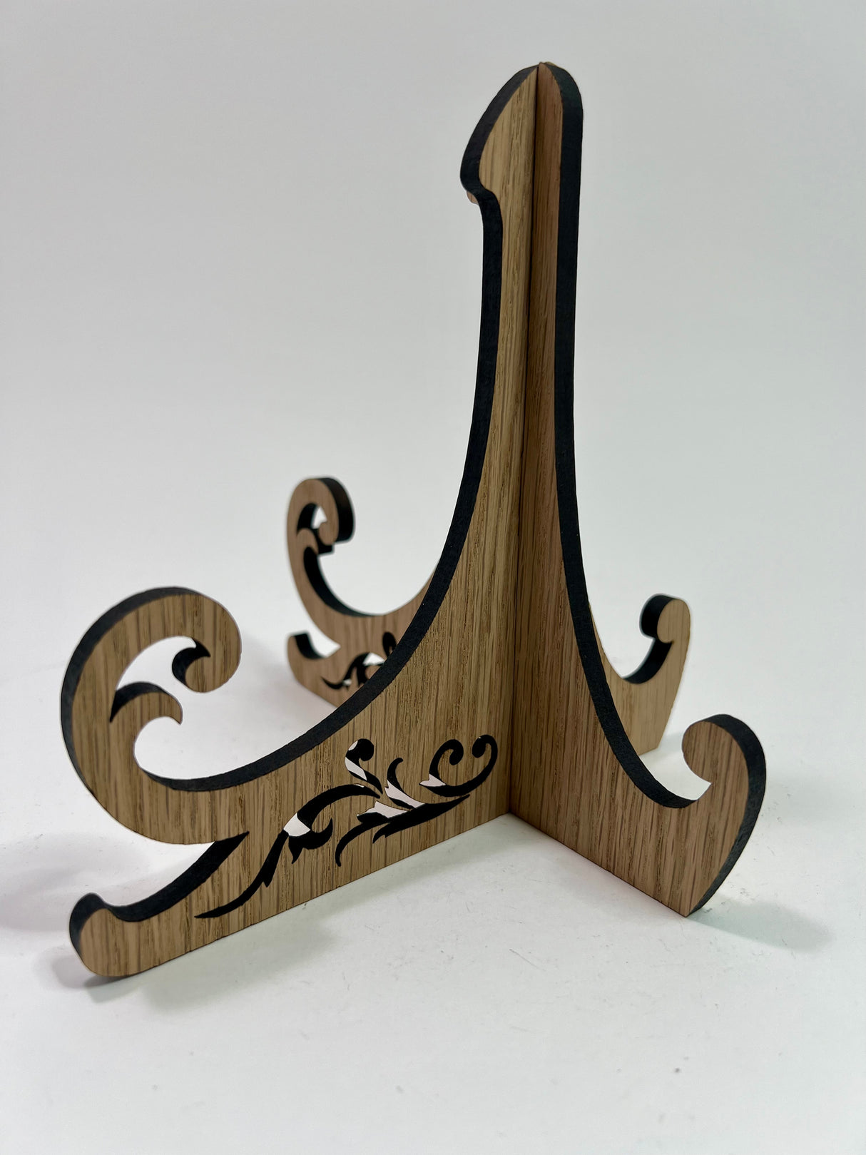Tablet Stand "Ornate Tail Edition"