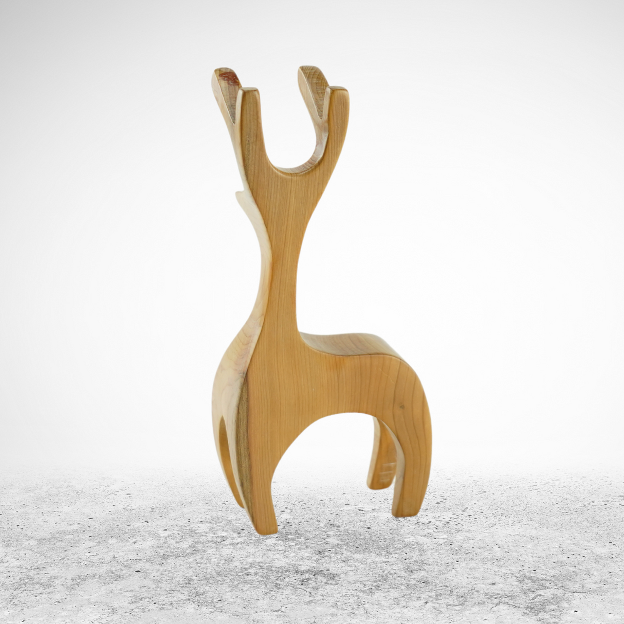 Handcrafted Oak Reindeer 011
