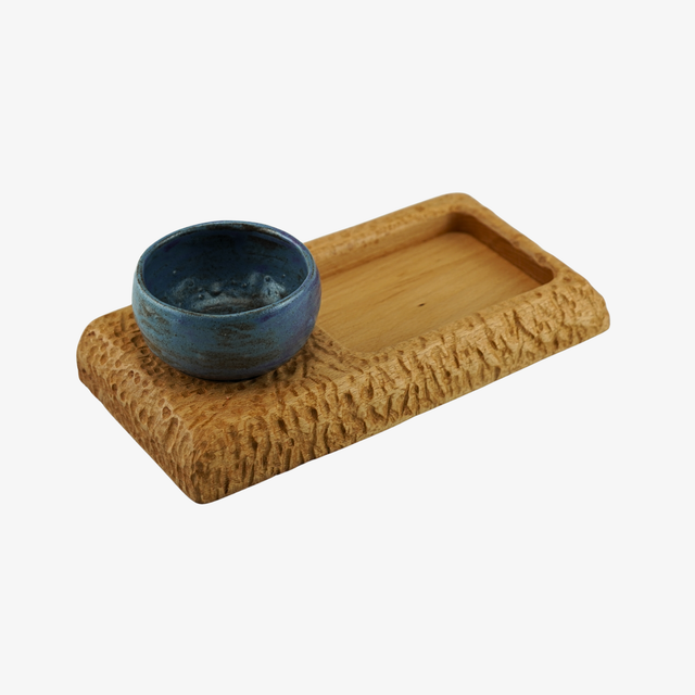 Tray with stoneware pot
