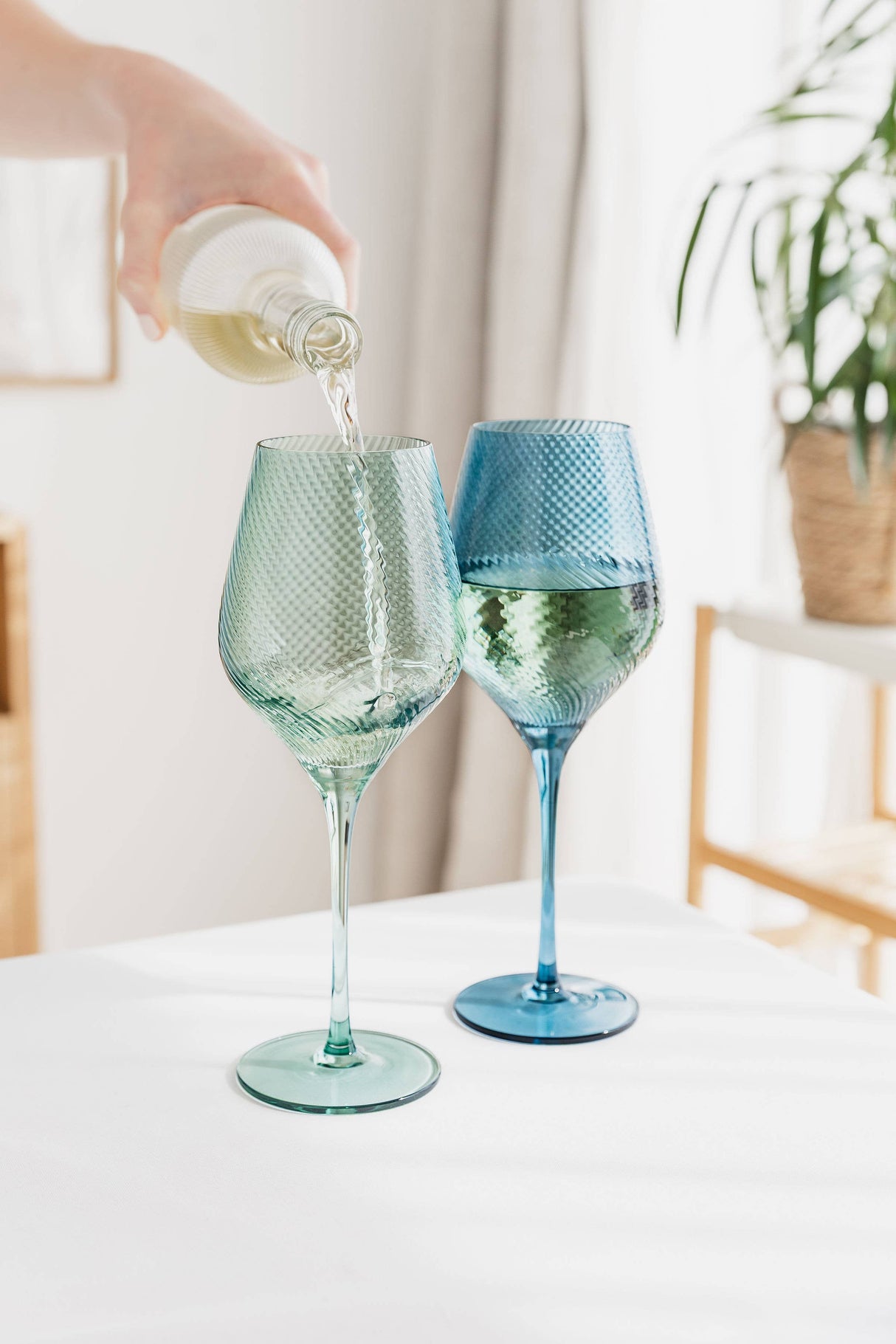 Twist Coloured Wine Glasses Set of 2 – Blue & Green Handmade 550ml Glasses