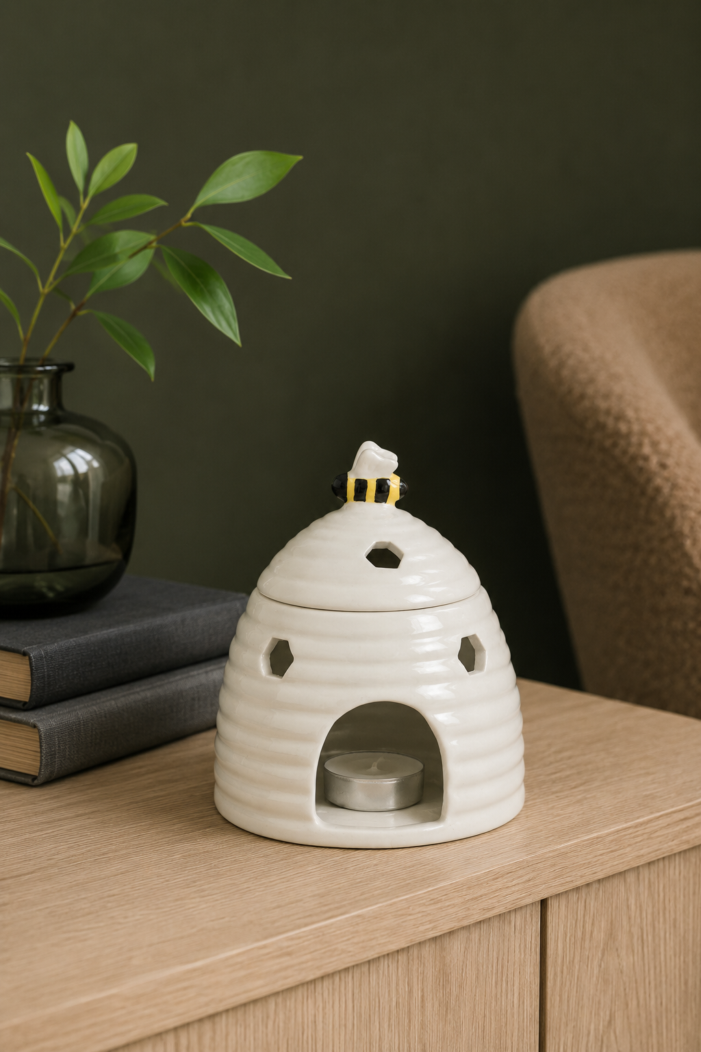White Ceramic Beehive Oil Burner with Bee Lid