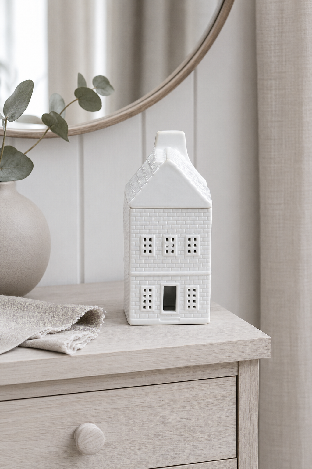 White Nordic House Oil Burner & Wax Warmer